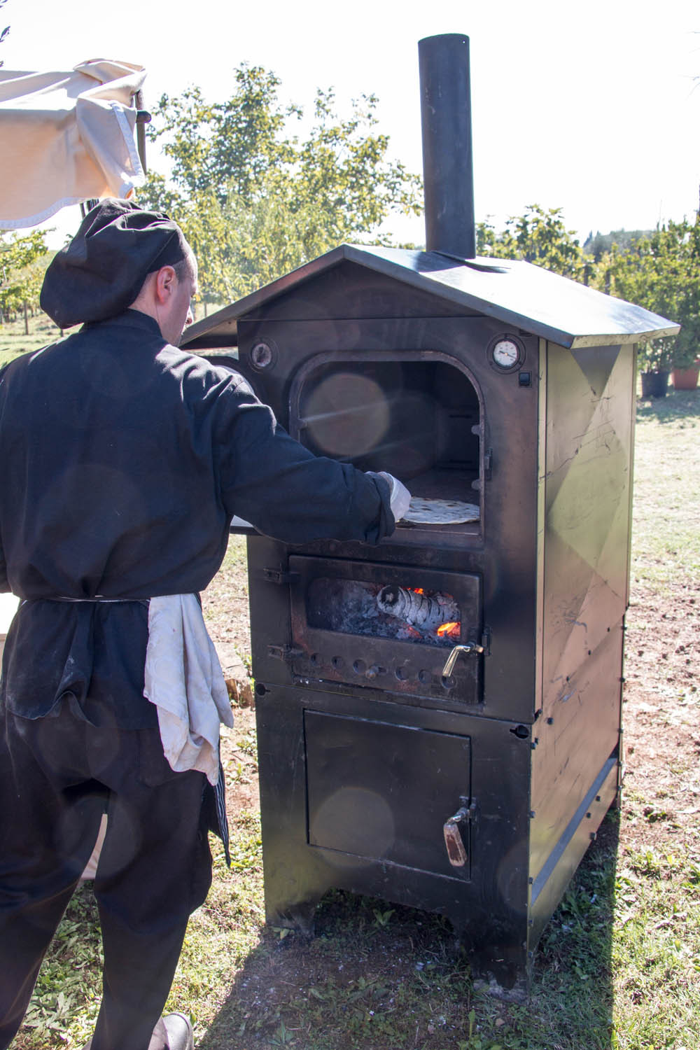 Noleggio materiale da cucina, forni a legna