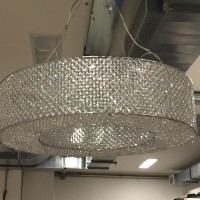 Lampadario in cristal ( materiale plastico)