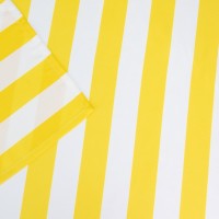 Tovaglia a righe bianco e giallo